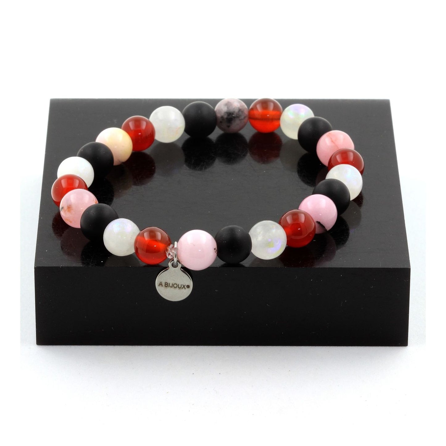 Agate Rouge + Pierre de lune + Onyx noir mat + Opale Rose. Bracelet en Perles naturelles