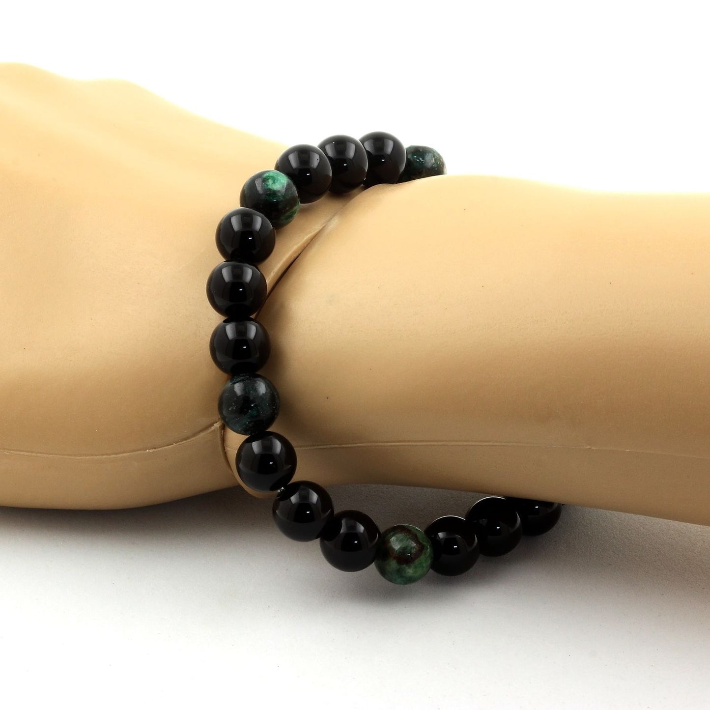 Agate noire + Emeraude de Zambie. Perles naturelles