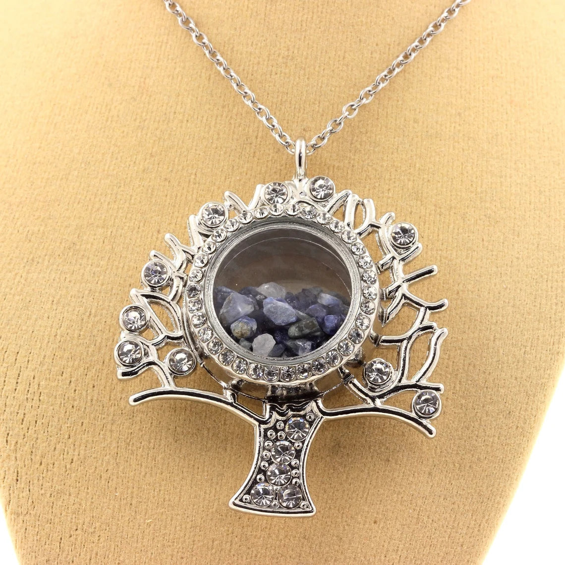 Collier Benitoite brut modèle Arbre