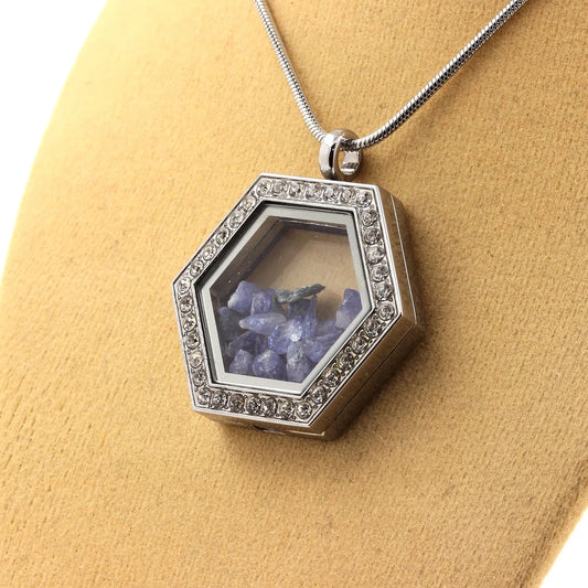 Collier Benitoite brut modèle Hexagone