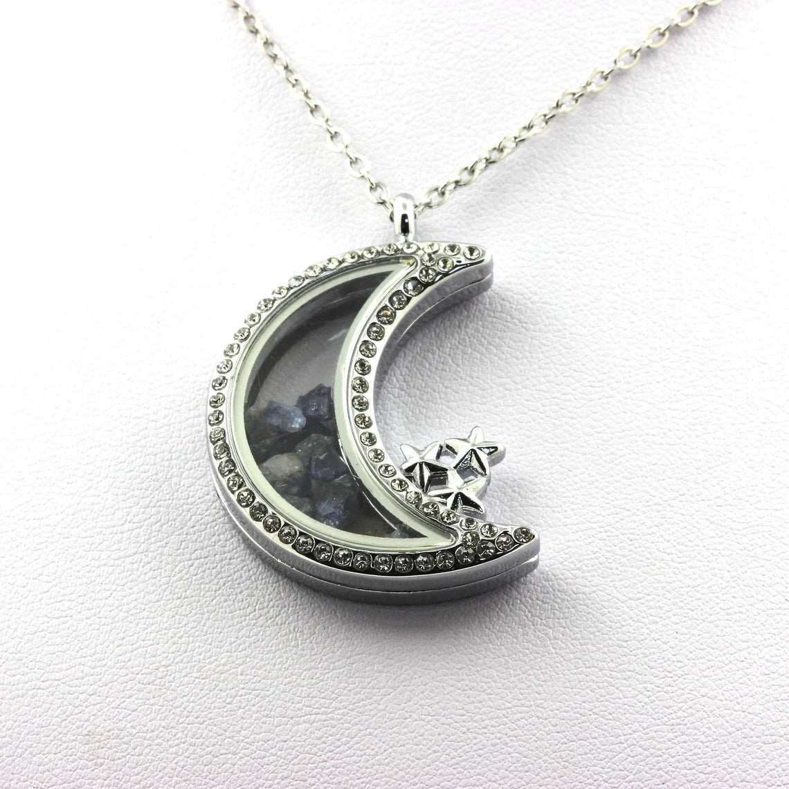 Collier Benitoite brut modèle Lune