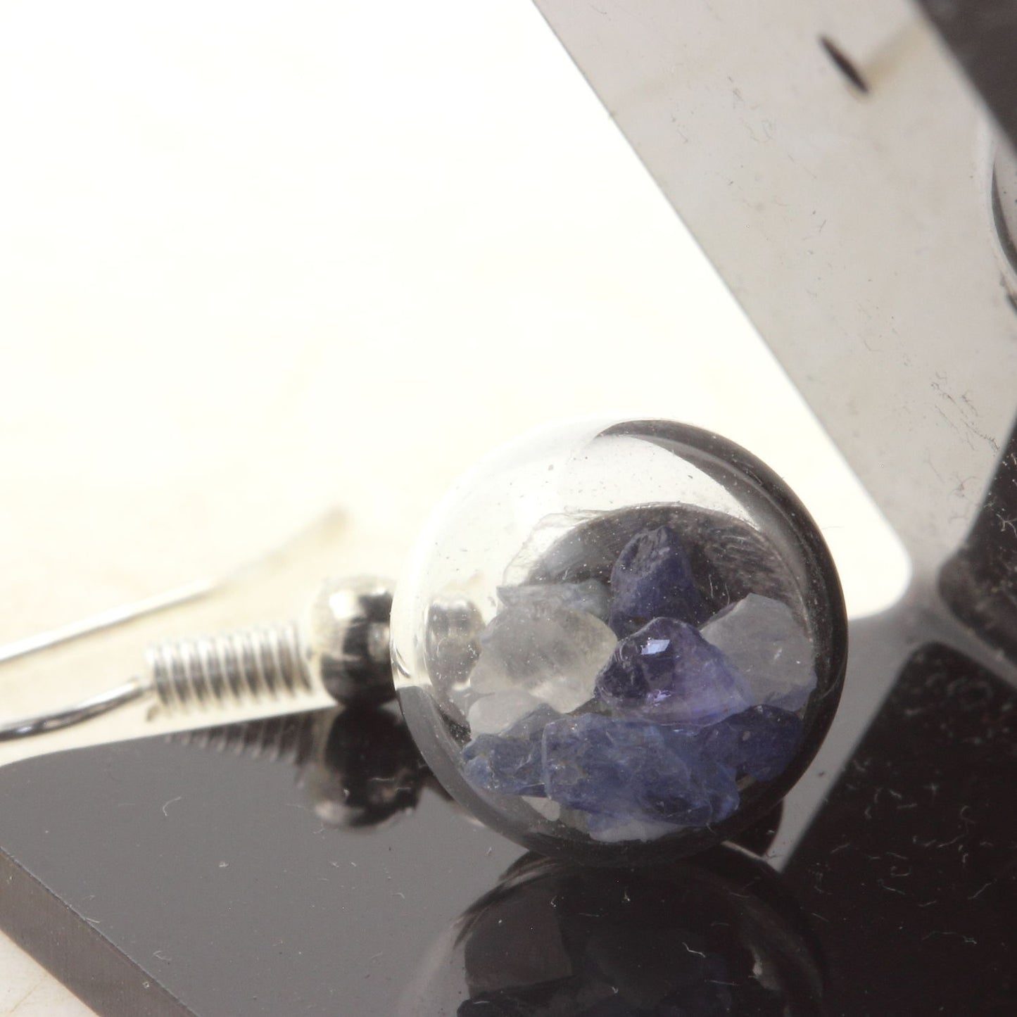 Boucles d'oreille Benitoite brut