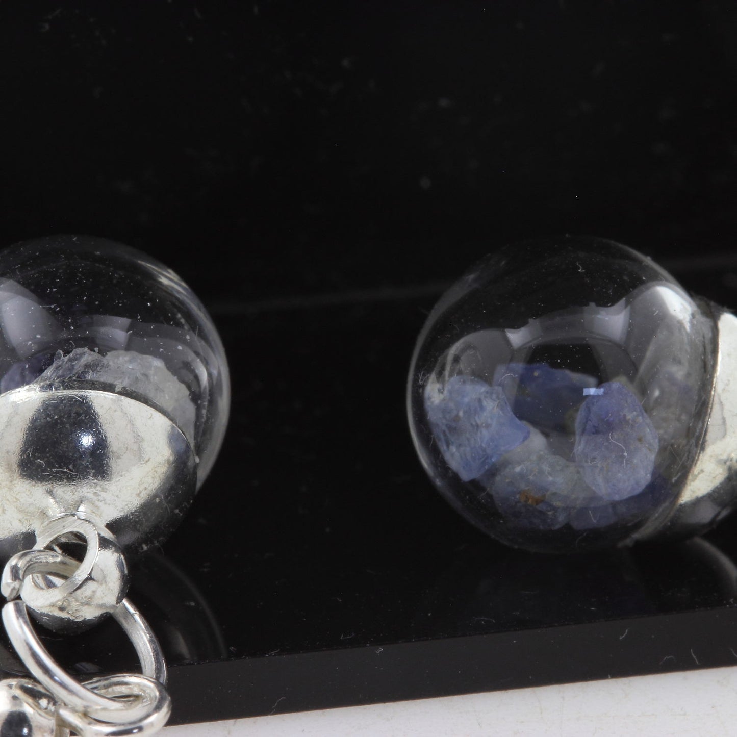 Boucles d'oreille Benitoite brut