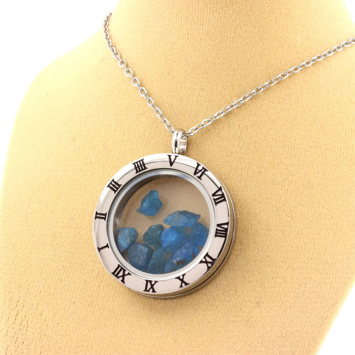Collier Apatite bleu neon modèle Horloge