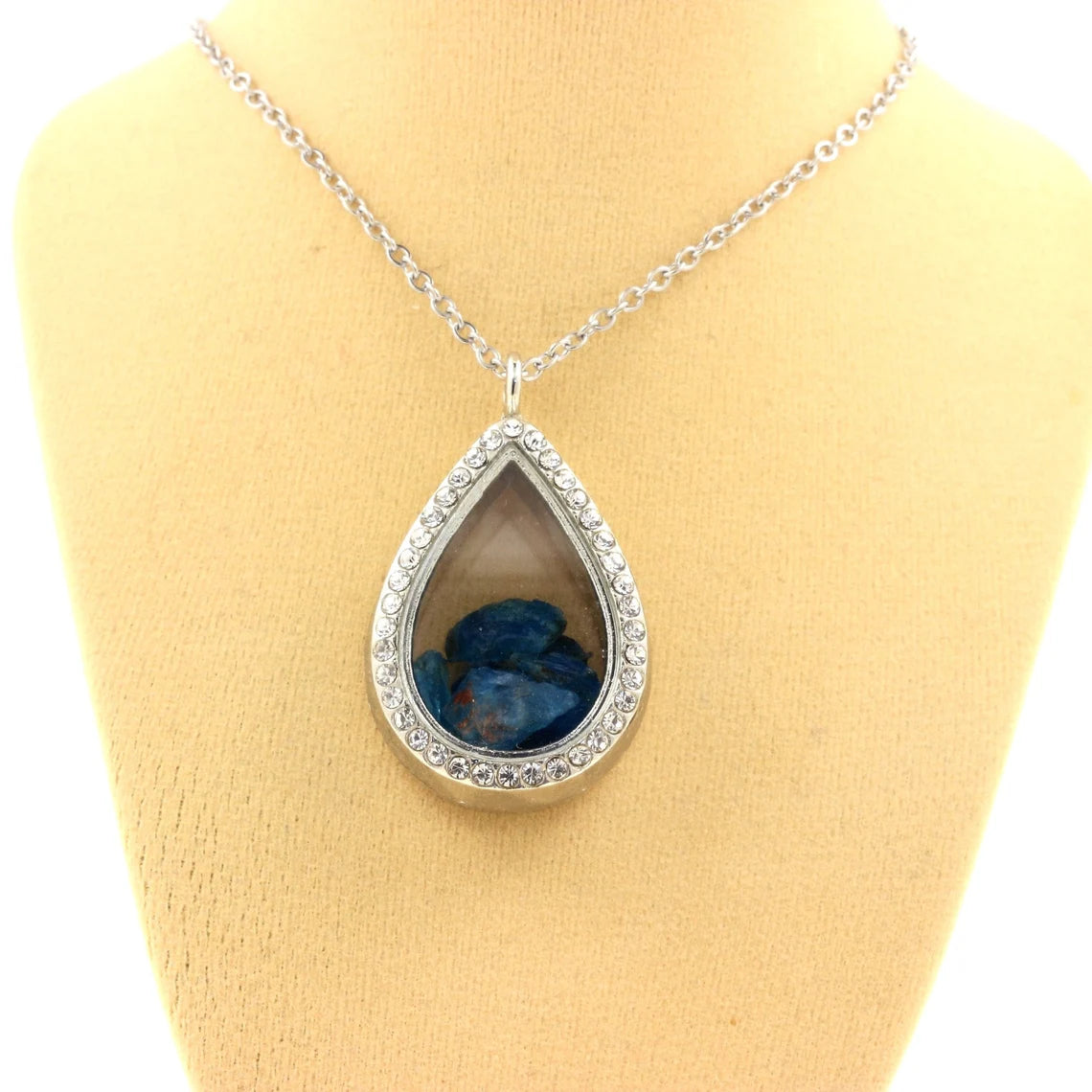 Collier Apatite bleu neon brut modèle goutte