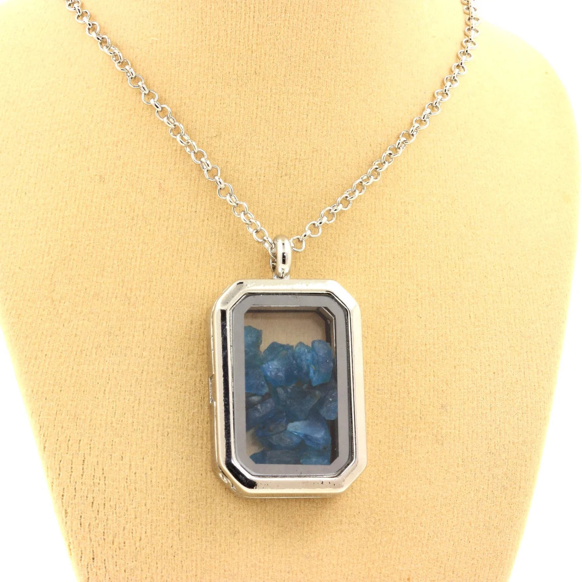 Collier Apatite bleu neon modèle rectangle à pans coupés