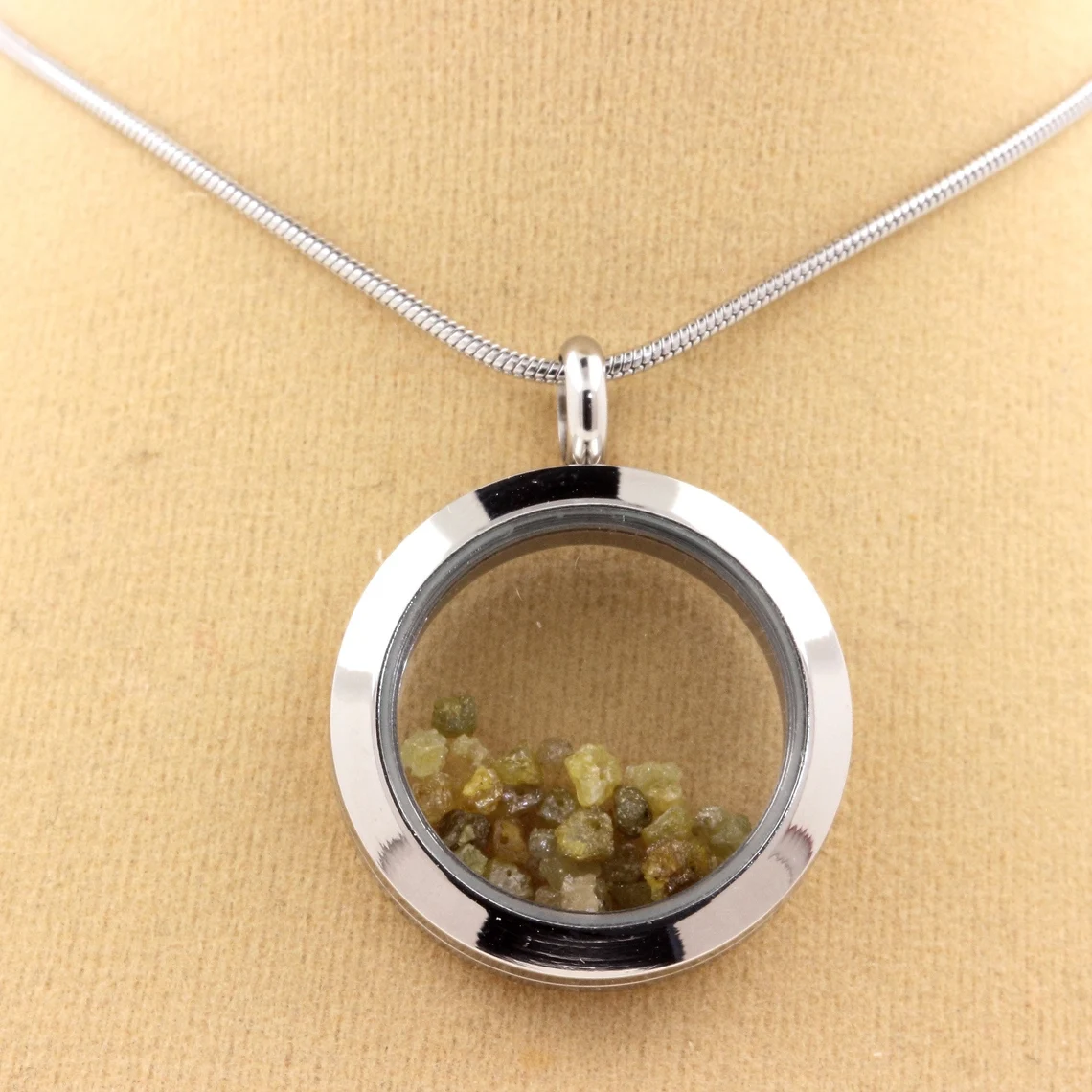 Collier Diamant vert jaune Modèle Médaillon