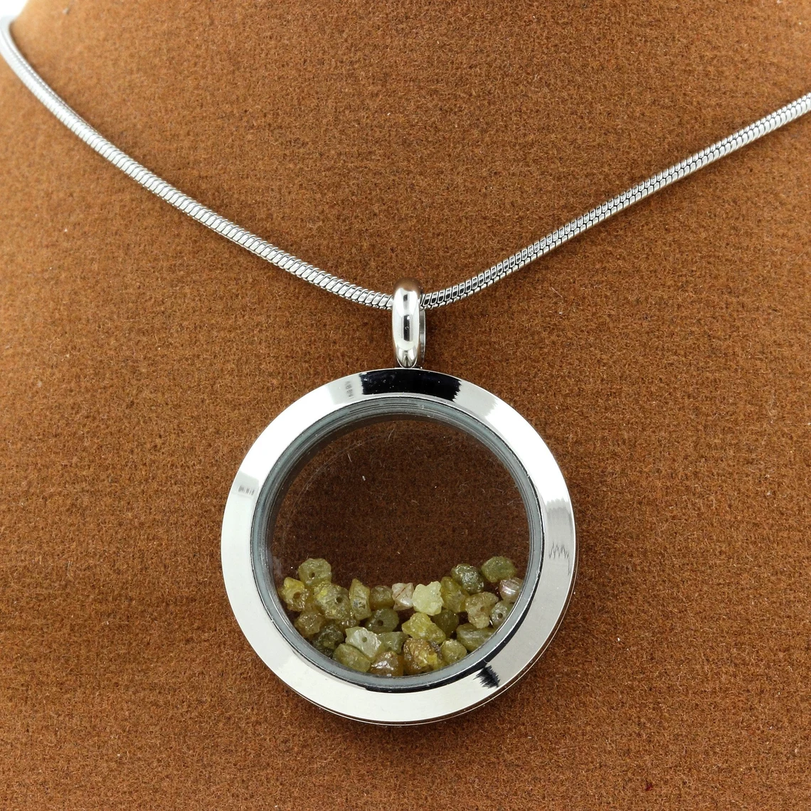 Collier Diamant vert jaune Modèle Médaillon