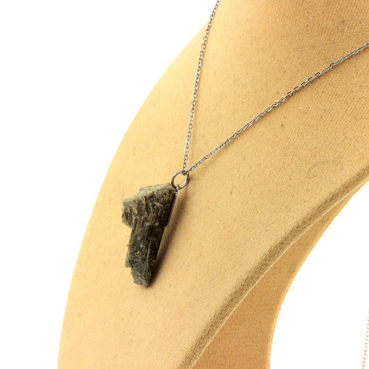 Collier Epidote brut