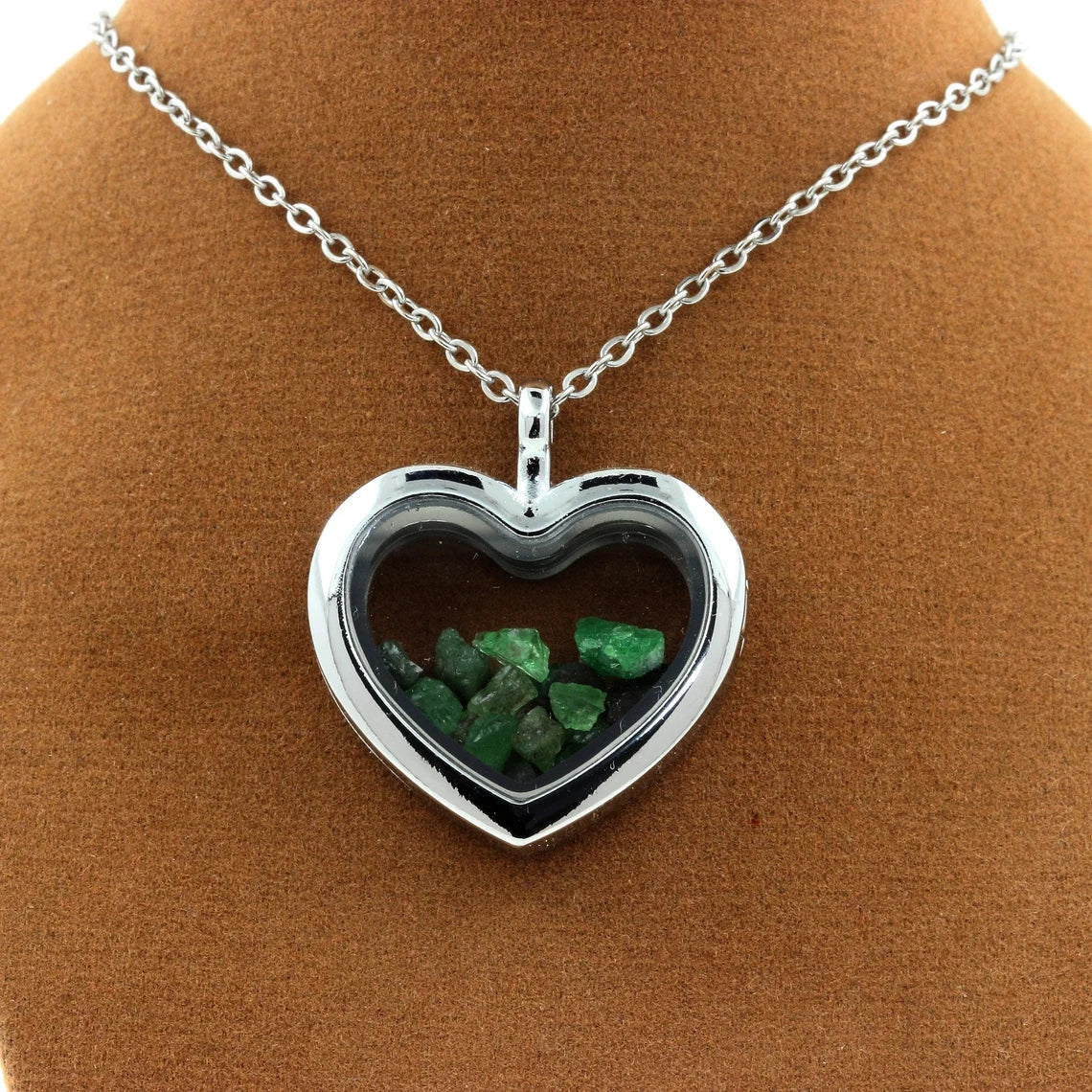 Collier Grenat Tsavorite brut modèle coeur