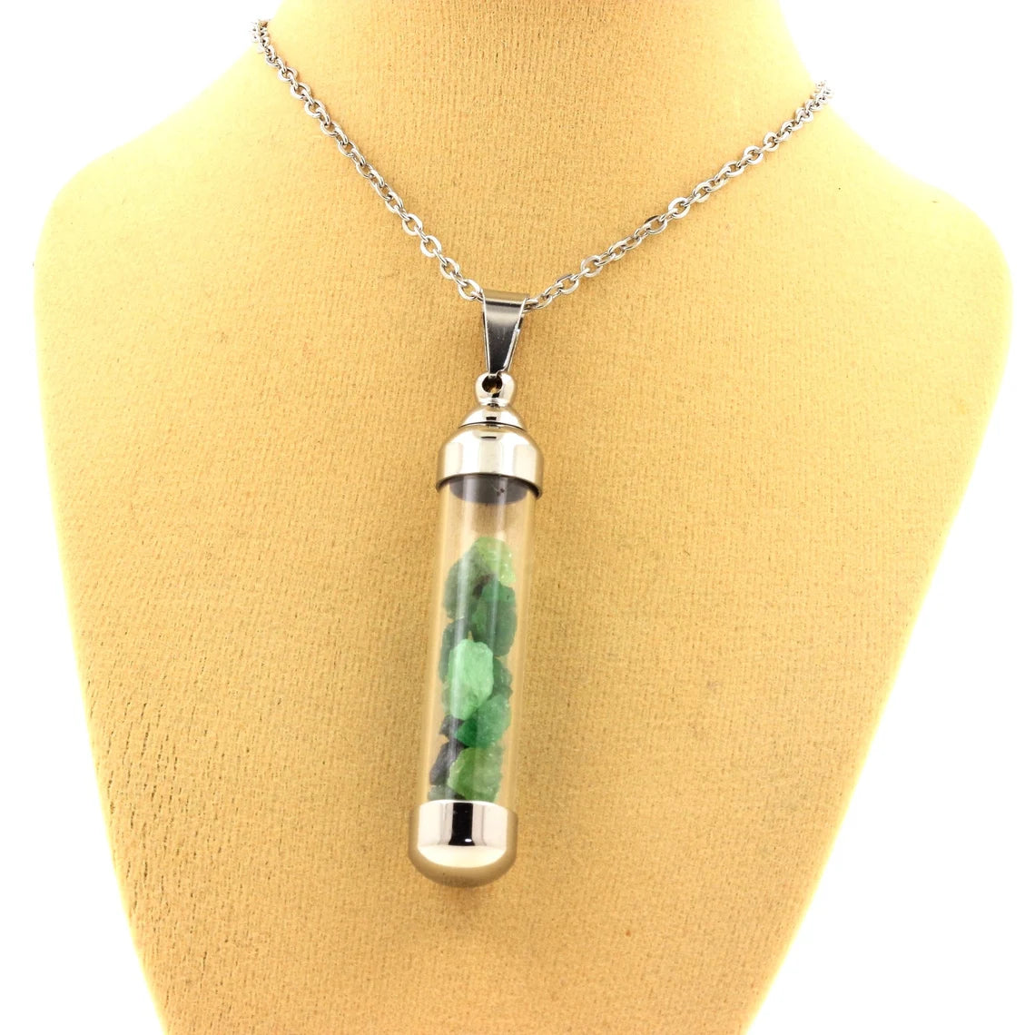 Collier Grenat Tsavorite brut modèle tube 50 mm