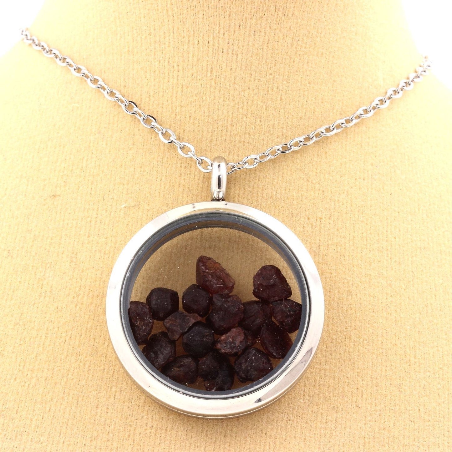 Collier Grenat Modèle Médaillon