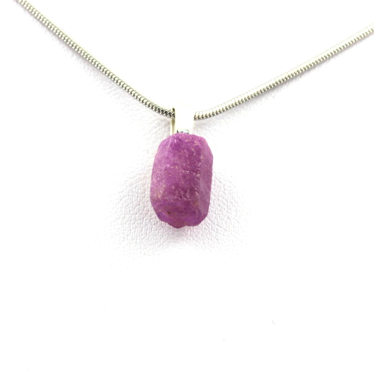 Collier Rubis brut
