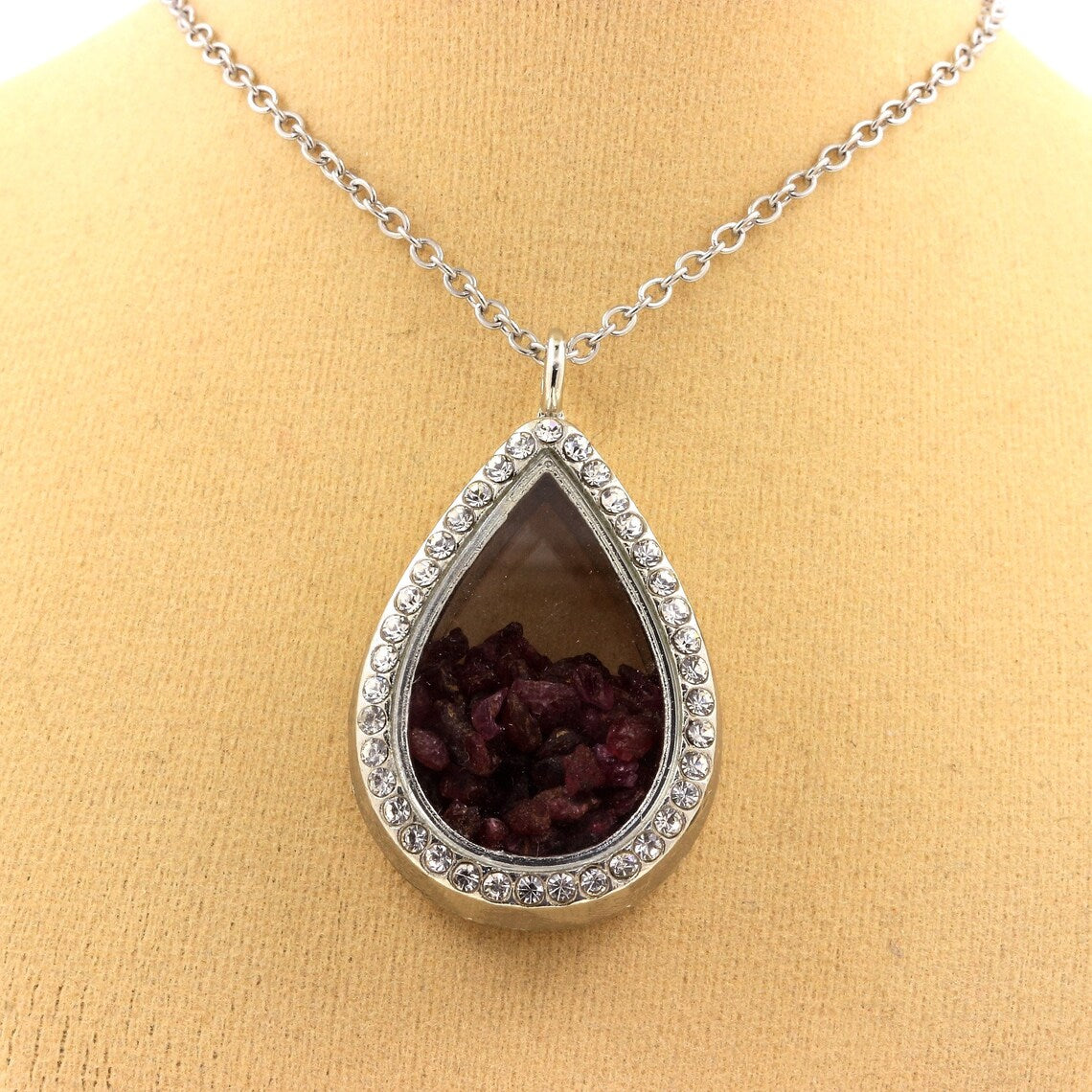 Collier Rubis naturels modèle goutte