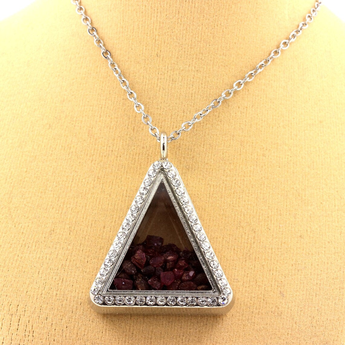 Collier Rubis naturels modèle triangle