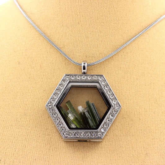Collier Tourmaline verte brut modèle Hexagone