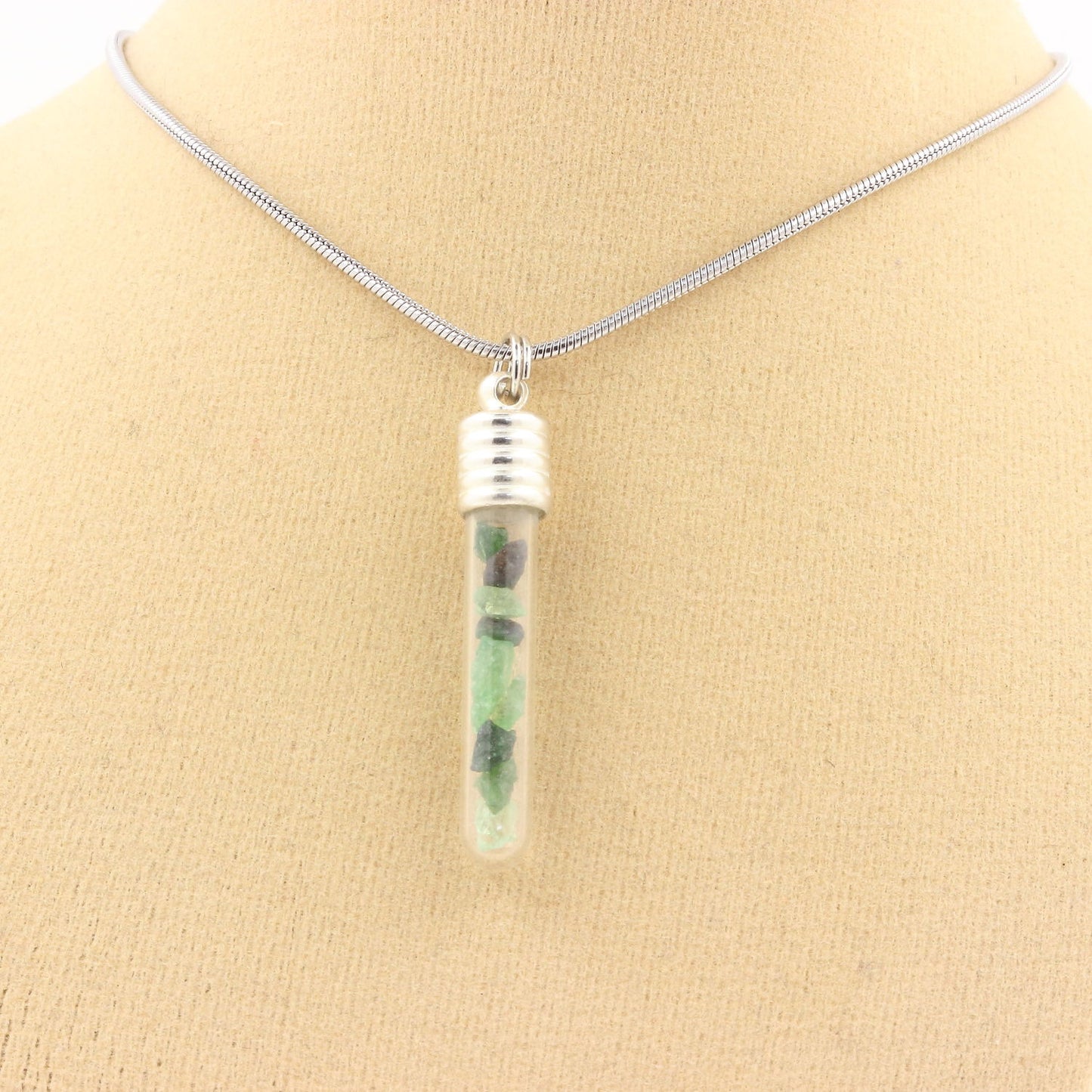 Collier Grenat Tsavorite modèle tube et spirale