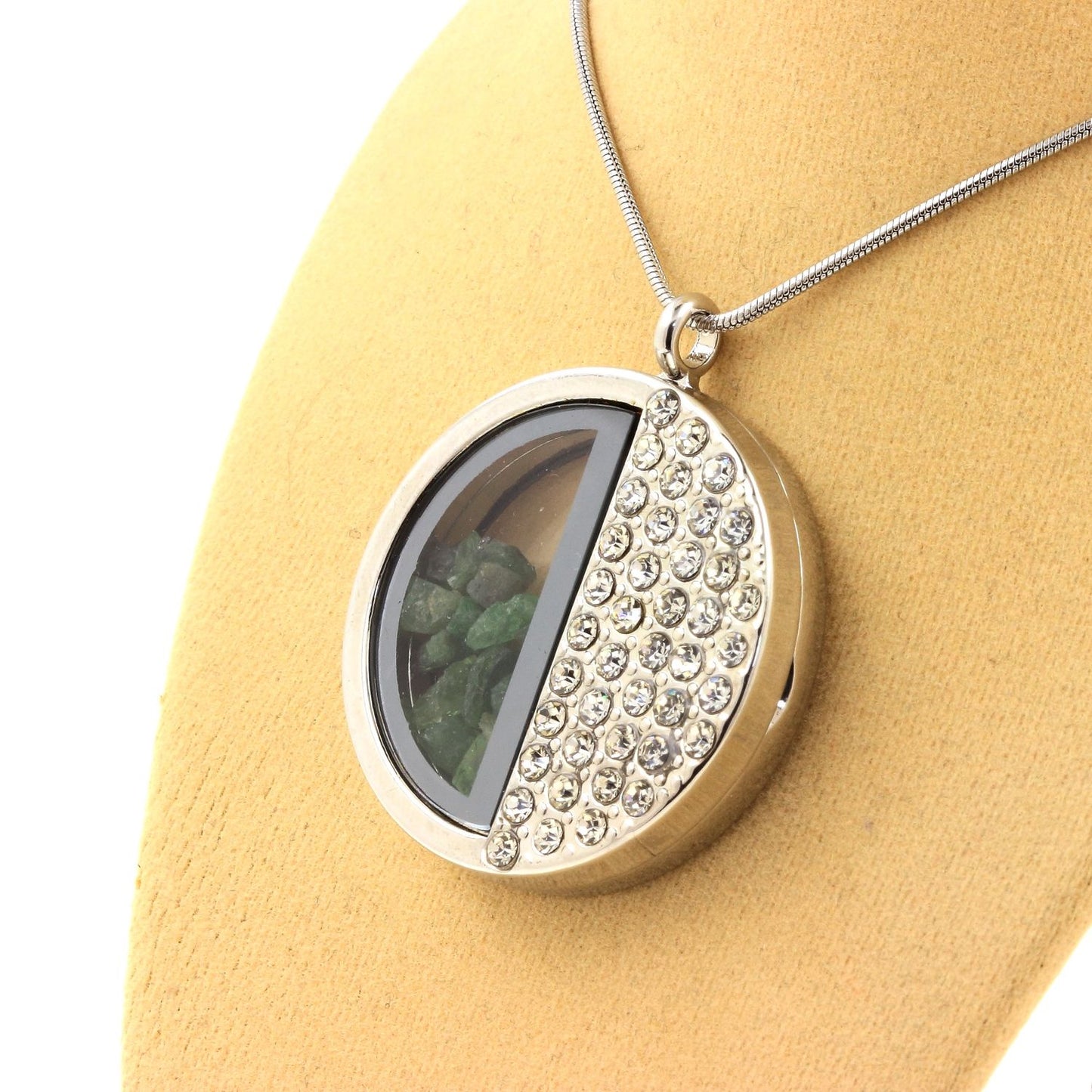 Collier Grenat Tsavorite naturels modèle demi-cercle