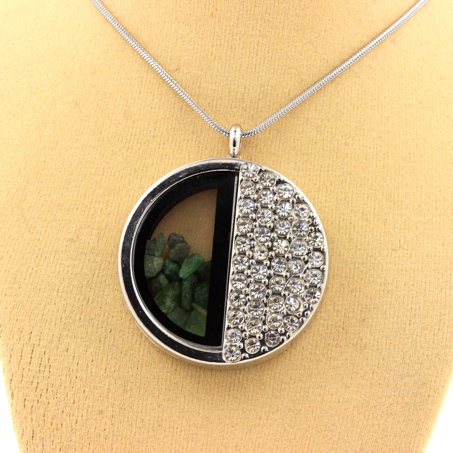 Collier Grenat Tsavorite naturels modèle demi-cercle