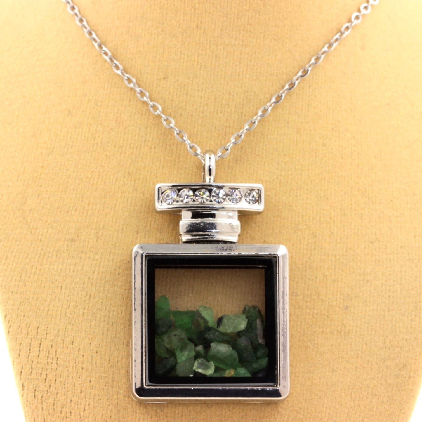 Collier Grenat Tsavorite naturels modèle flacon