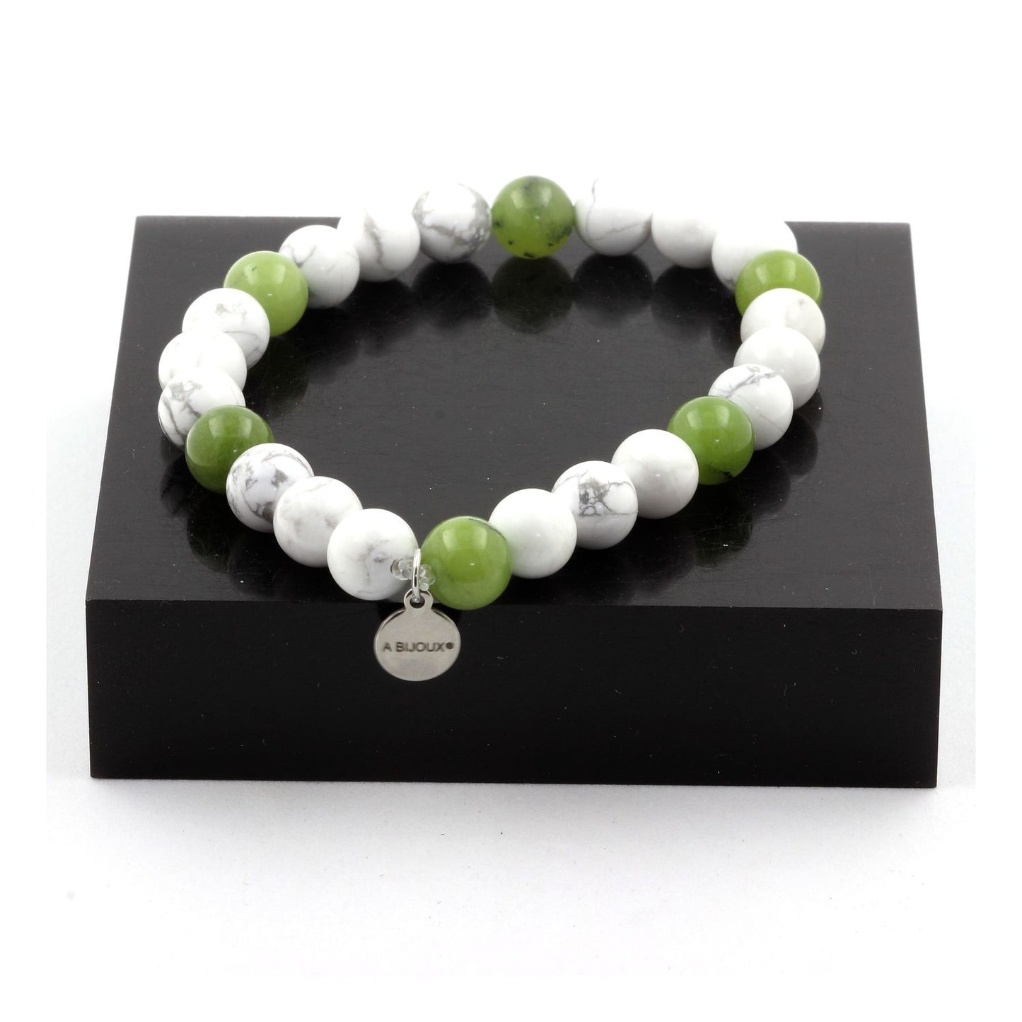 Howlite + Jade. Bracelet en Perles naturelles