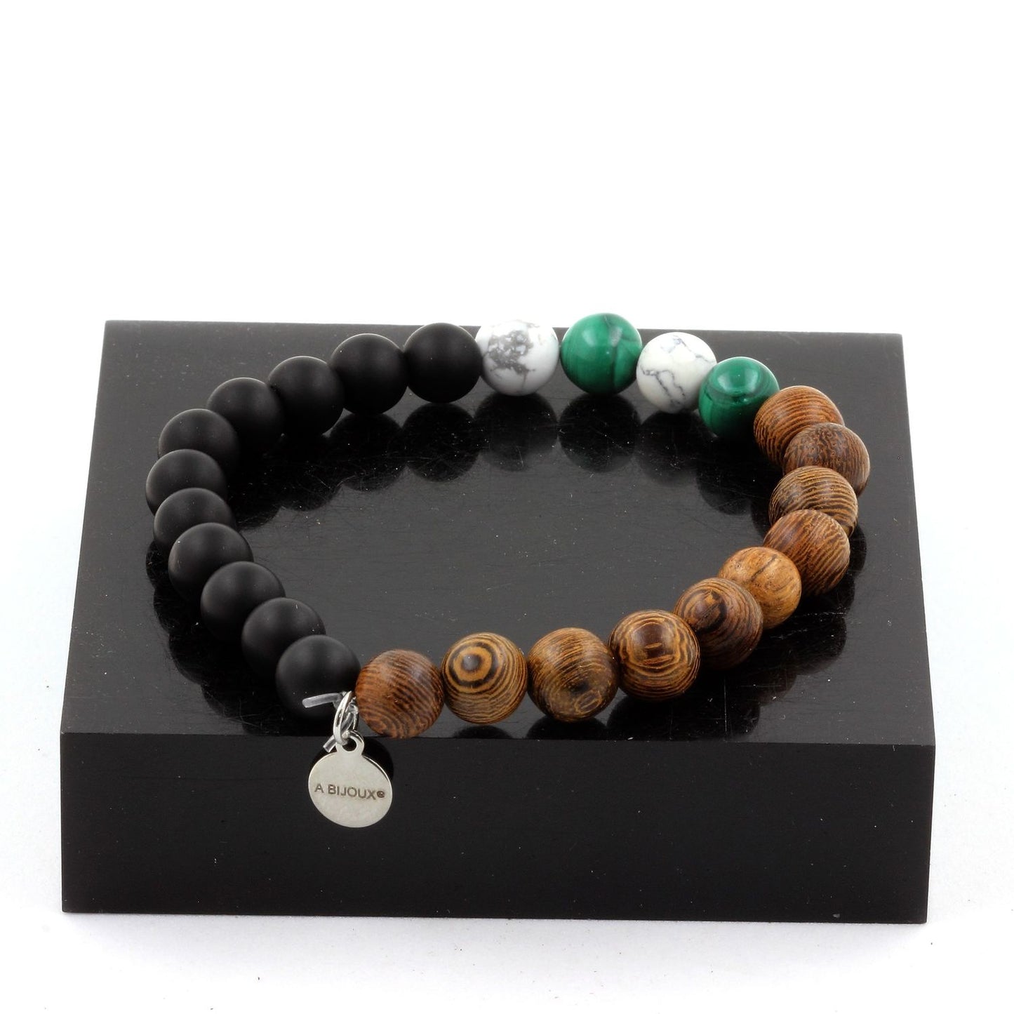 Malachite du Congo + Howlite + Onyx noir mat + bois. Bracelet Perles naturelles