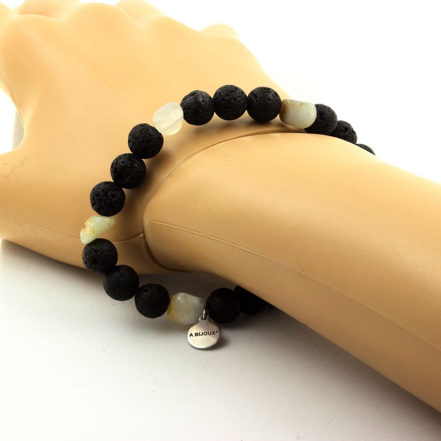 Opale multicolore d'Australie + Perles Lave. Bracelet Perles naturelles