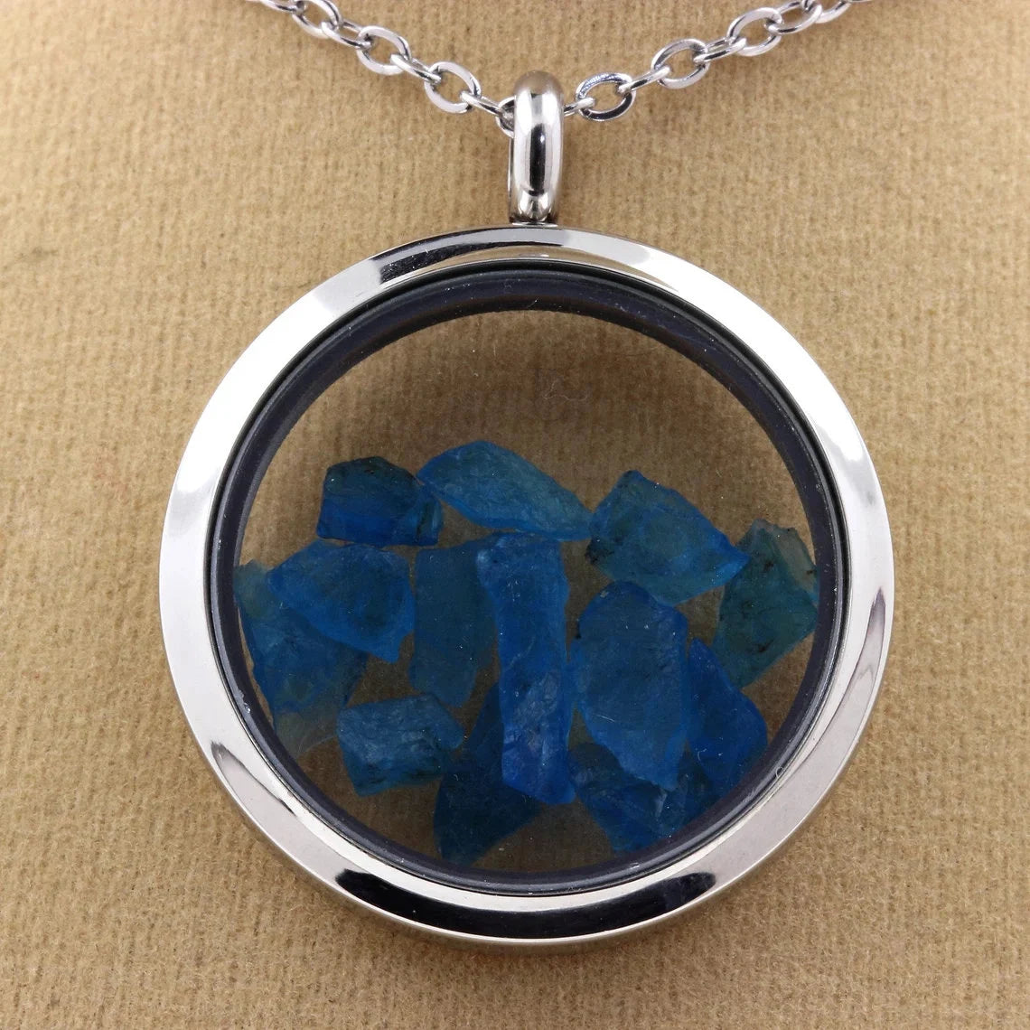 Collier Apatite bleu neon modèle Médaillon