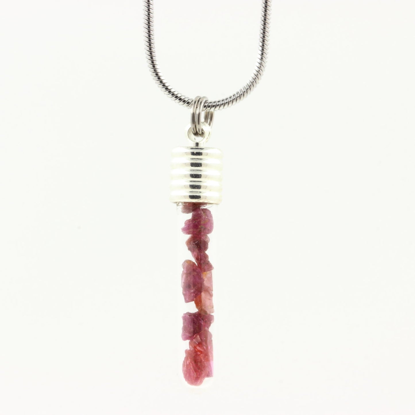 Collier Rubis brut modèle tube et spirale