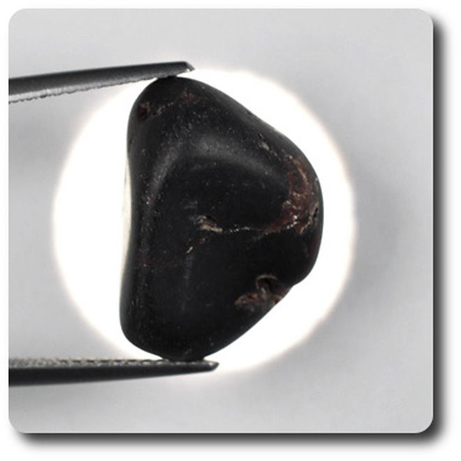 Grenat Almandin. 26.99 carats. Afrique