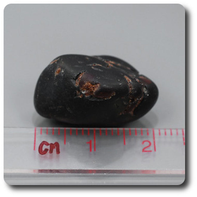 Grenat Almandin. 35.04 carats. Afrique