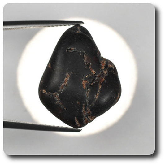 Grenat Almandin. 37.53 carats. Afrique