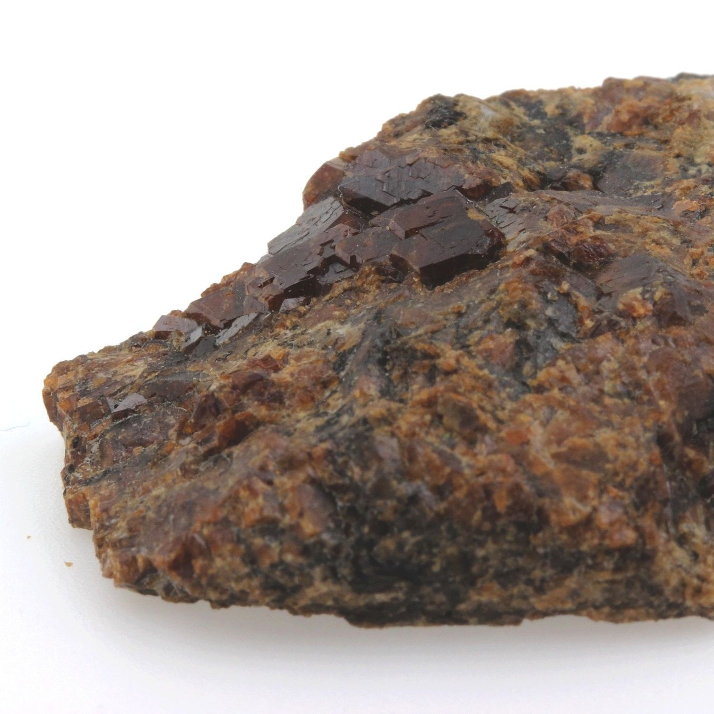 Grenat Catalan Grossulaire-Andradite. 254.6 carats. Pyrénées-Orientales, France