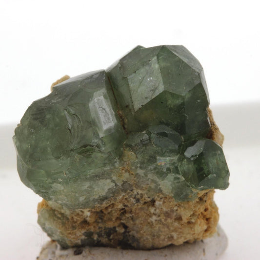 Grenat démantoïde. 32.2 carats. Antetezambato, province de Antsiranana, Madagascar