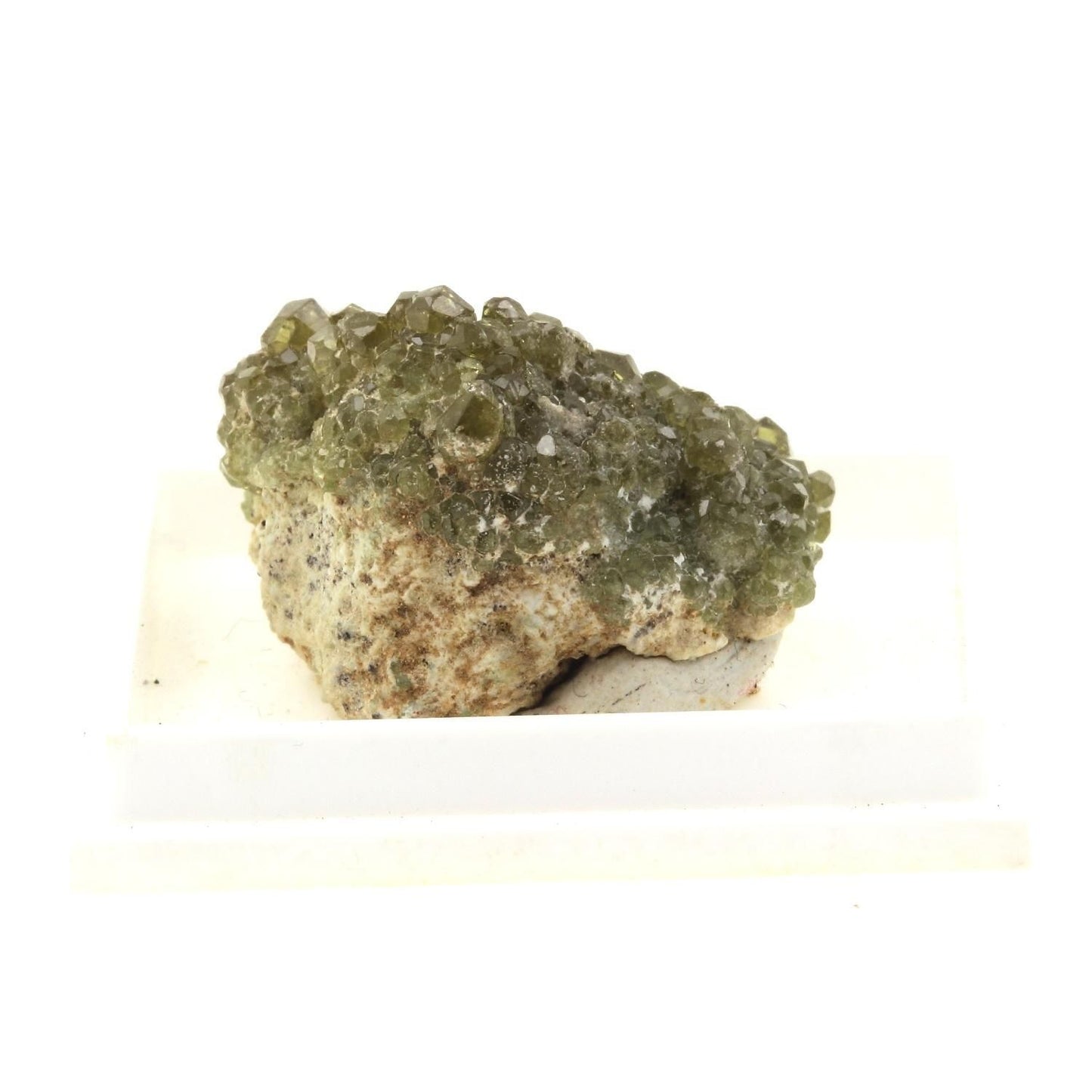 Grenat démantoïde. 55.5 carats. Antetezambato, province de Antsiranana, Madagascar