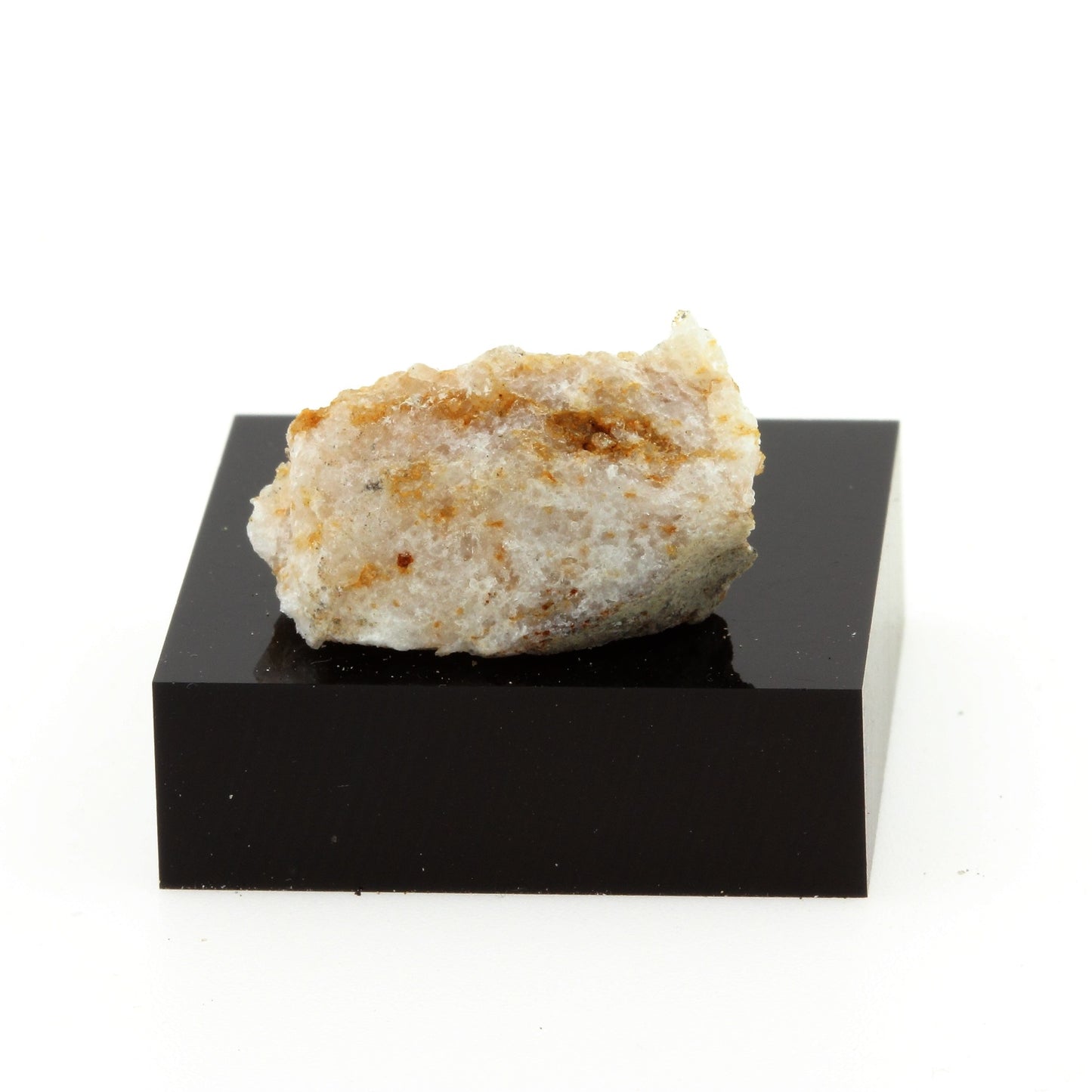 Iron Quartz. 18.2 carats, Estrie, Québec, Canada
