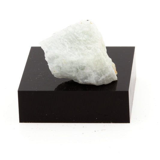 Microcline. 21.7 carats. Buckingham, Québec, Canada