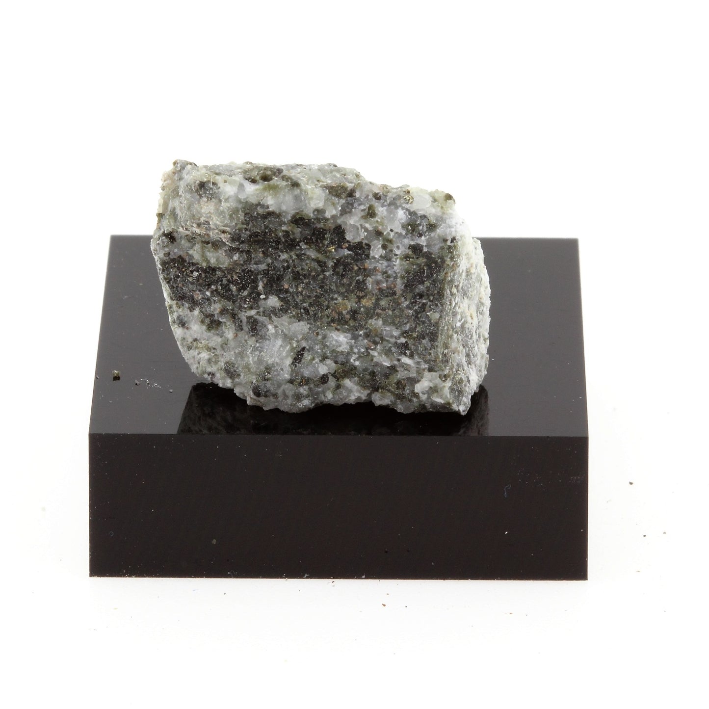 Picrite, 23.0 carats, Grenville, Québec, Canada