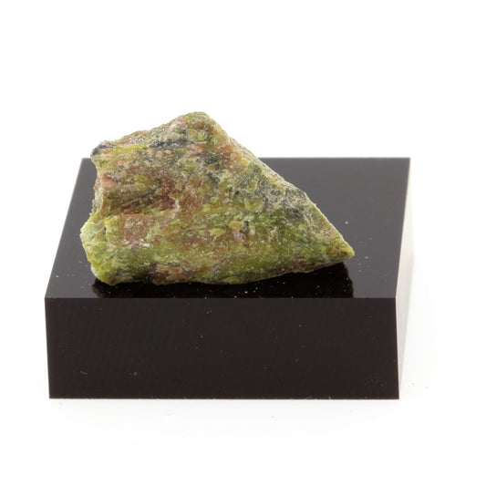 Marbre Epidote, 20.8 carats, Marmora, Ontario, Canada
