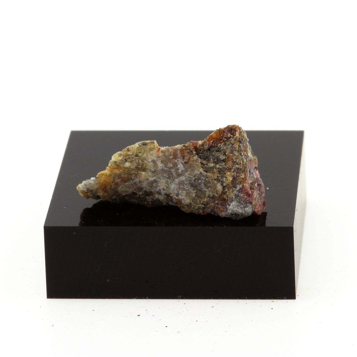 Grenat. 13.6 carats. Marmora, Ontario, Canada