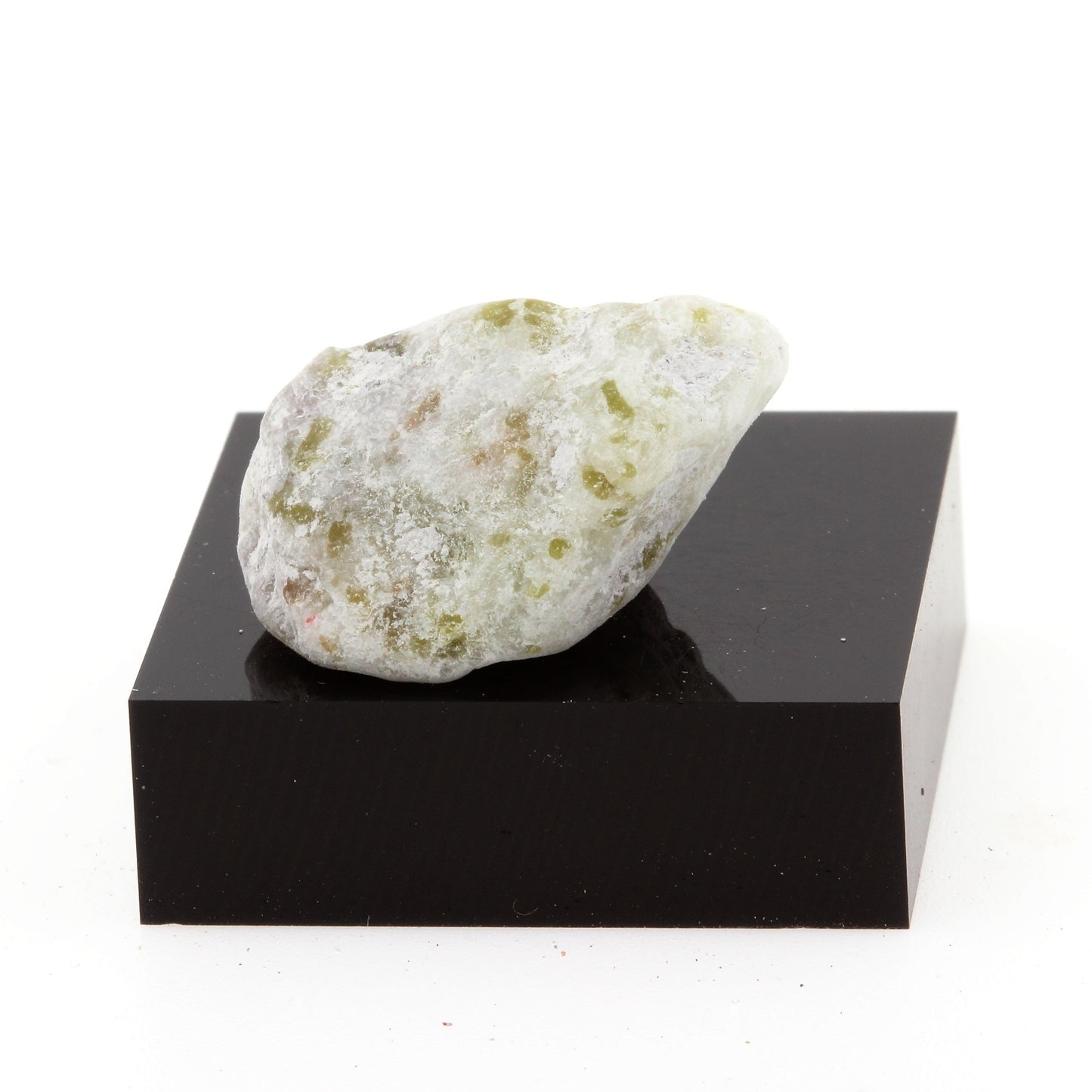 Picotite, 26.7 carats, Lanark, Ontario, Canada