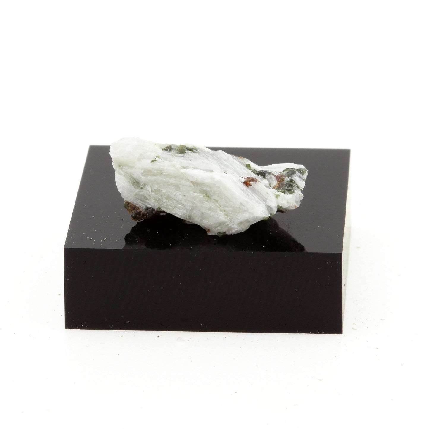Grenat Hessonite. 13.8 carats. Estrie, Québec, Canada