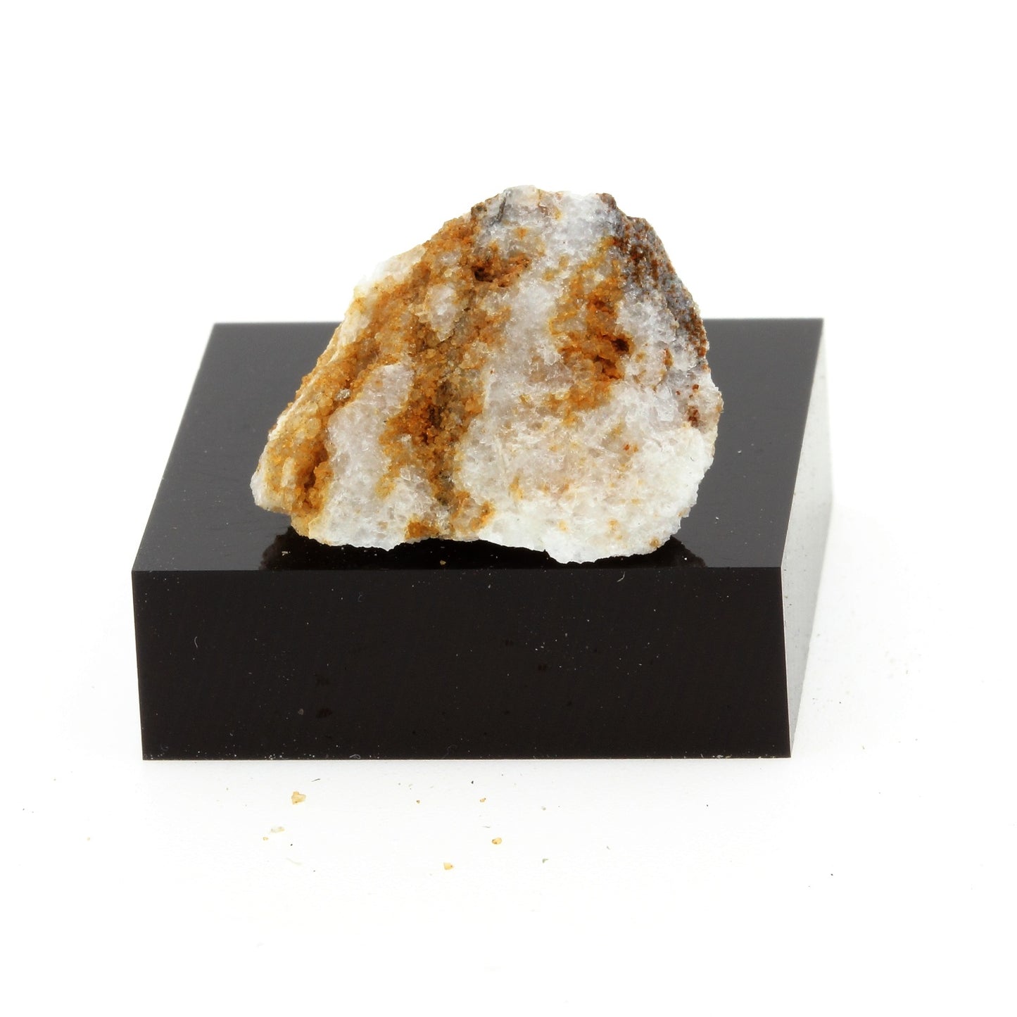 Iron Quartz. 18.7 carats. Estrie, Québec, Canada