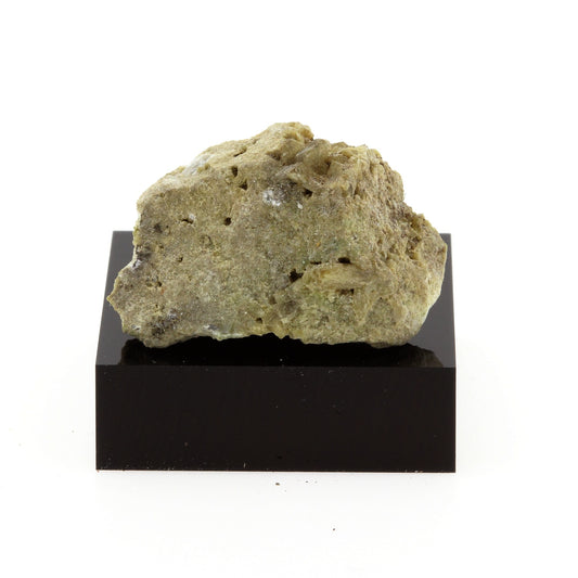 Hellyerite. 42.1 carats. Estrie, Québec, Canada