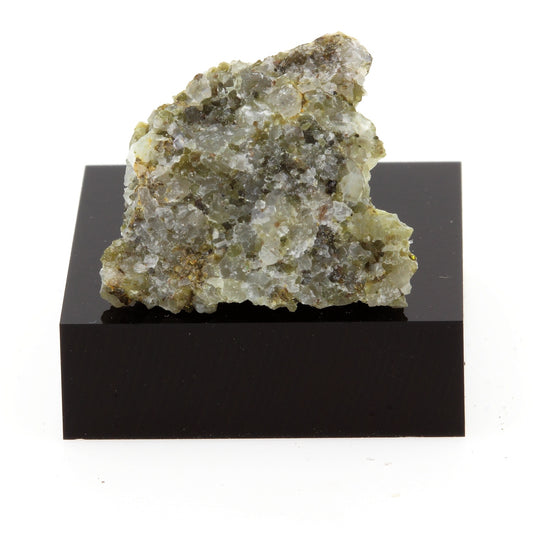 Knebelite. 46.7 carats. Grenville, Québec, Canada