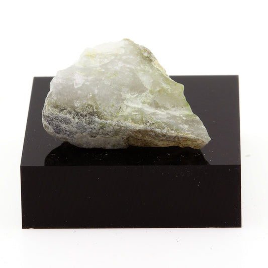 Porcelanite, 24.0 carats, Estrie, Québec, Canada