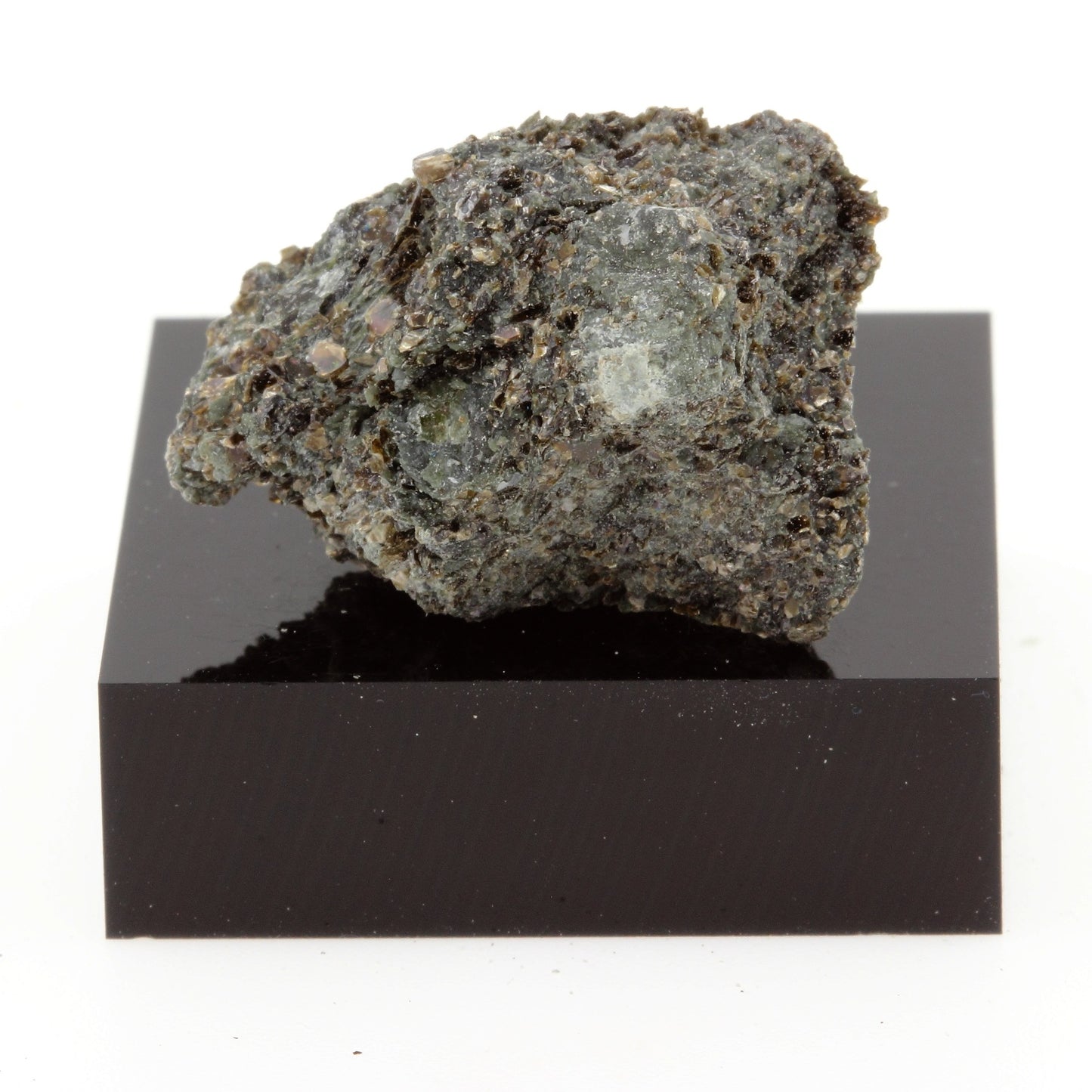 Muscovite, 33.7 carats, Notre-Dame-de-la-Salette, Québec, Canada