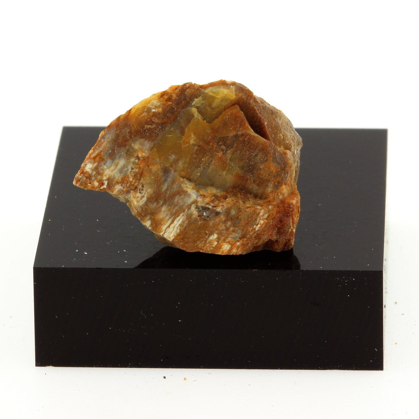 Pinite, 14.1 carats, Grenville, Québec, Canada