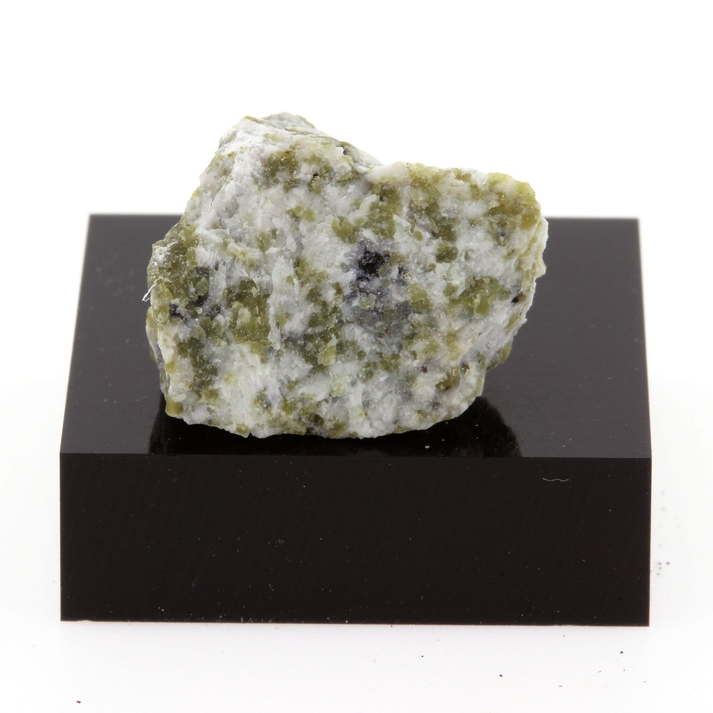 Kirschsteinite. 27.8 carats. Kilmar, Québec, Canada