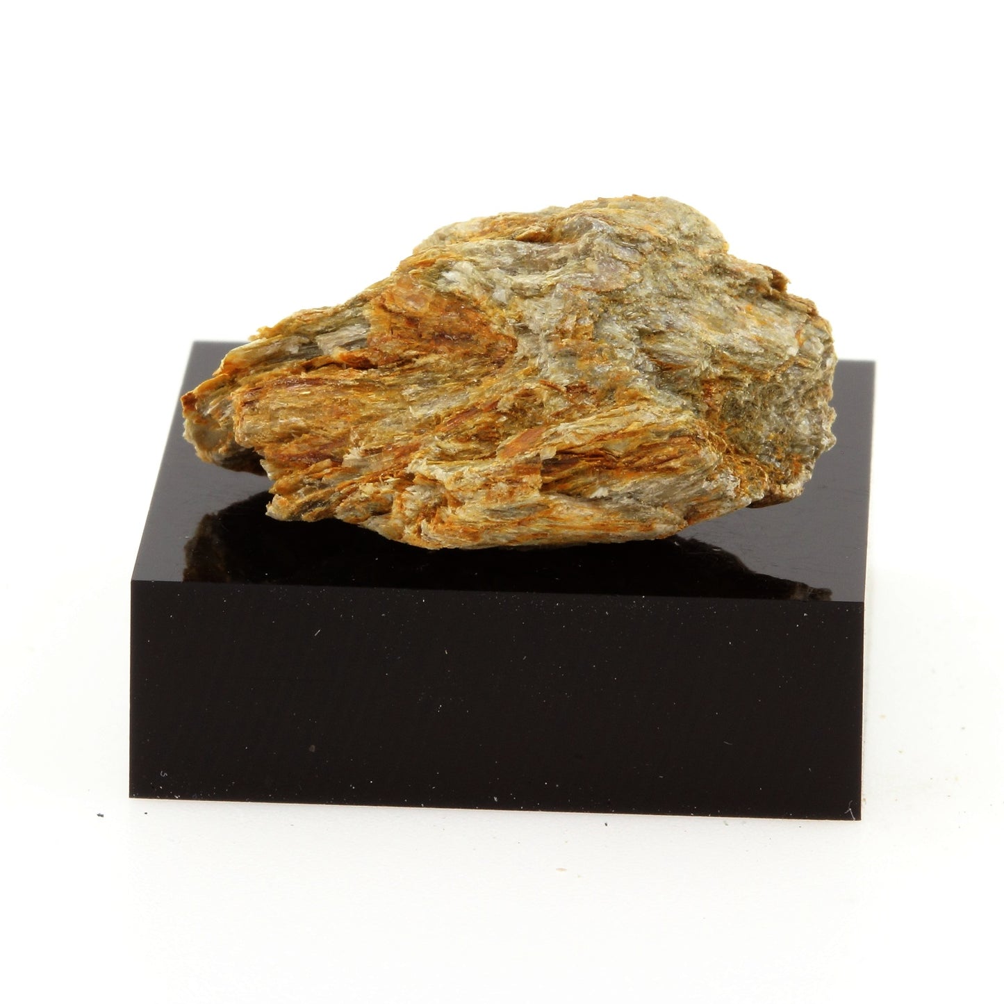 Lovchorrite, 27.7 carats, Russie